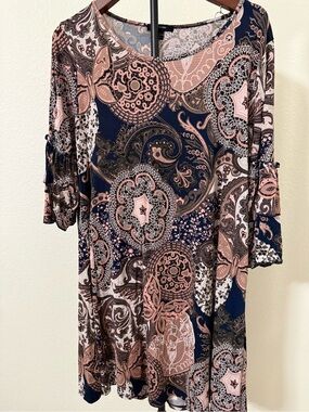 Espresso Long Sleeve Paisley Swing Dress in Navy and Blush